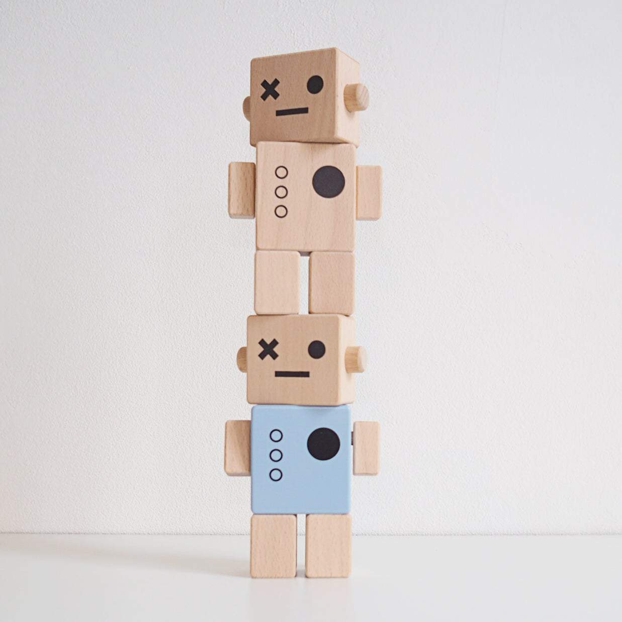 Wooden Robot Natural - thetinycrate